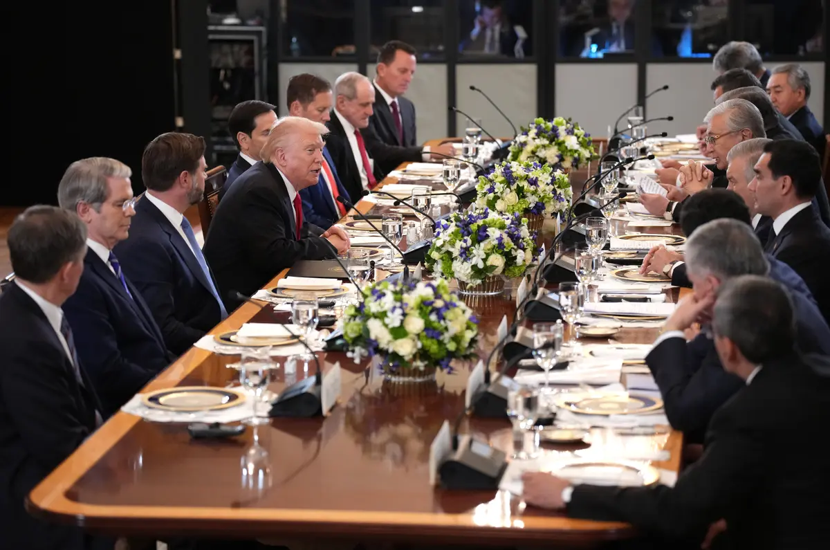 Trump Seeks Critical Mineral Ties in Meeting With Central Asian Nation Leaders thumbnail