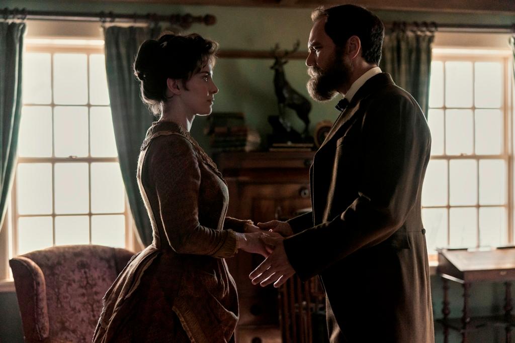 Crete Garfield (Betty Gilpin) and James Garfield (Michael Shannon), in "Death by Lightning." (Larry Horricks/Netflix)