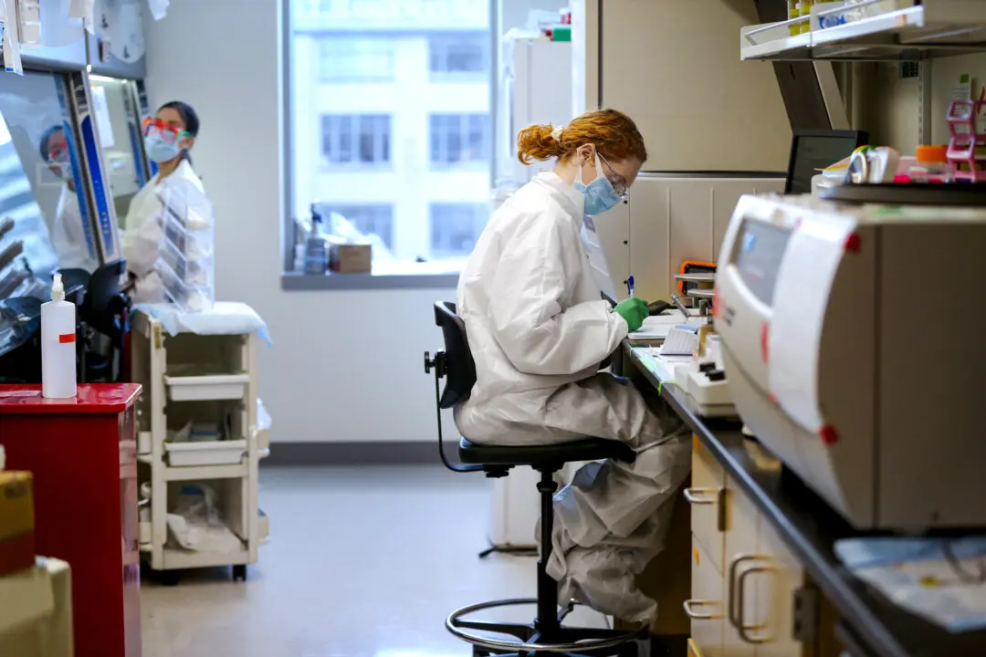 An Anonymous $50 Million Gift Will Cover Some Tuition for Medical Lab Students at University of Washington