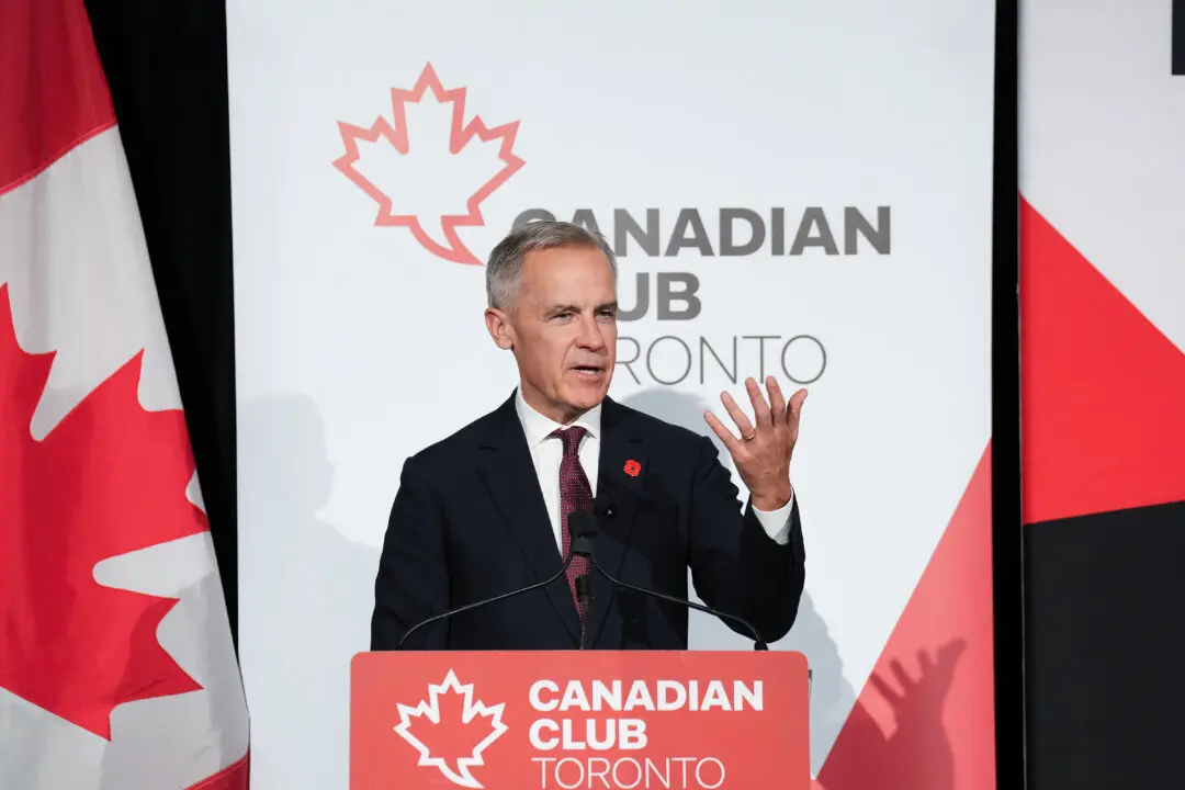 Carney Says Risk to Economy Is Not Greater Debt but Sluggish Growth