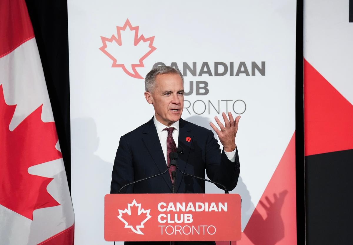 Carney Says Risk to Economy Is Not Greater Debt but Sluggish Growth