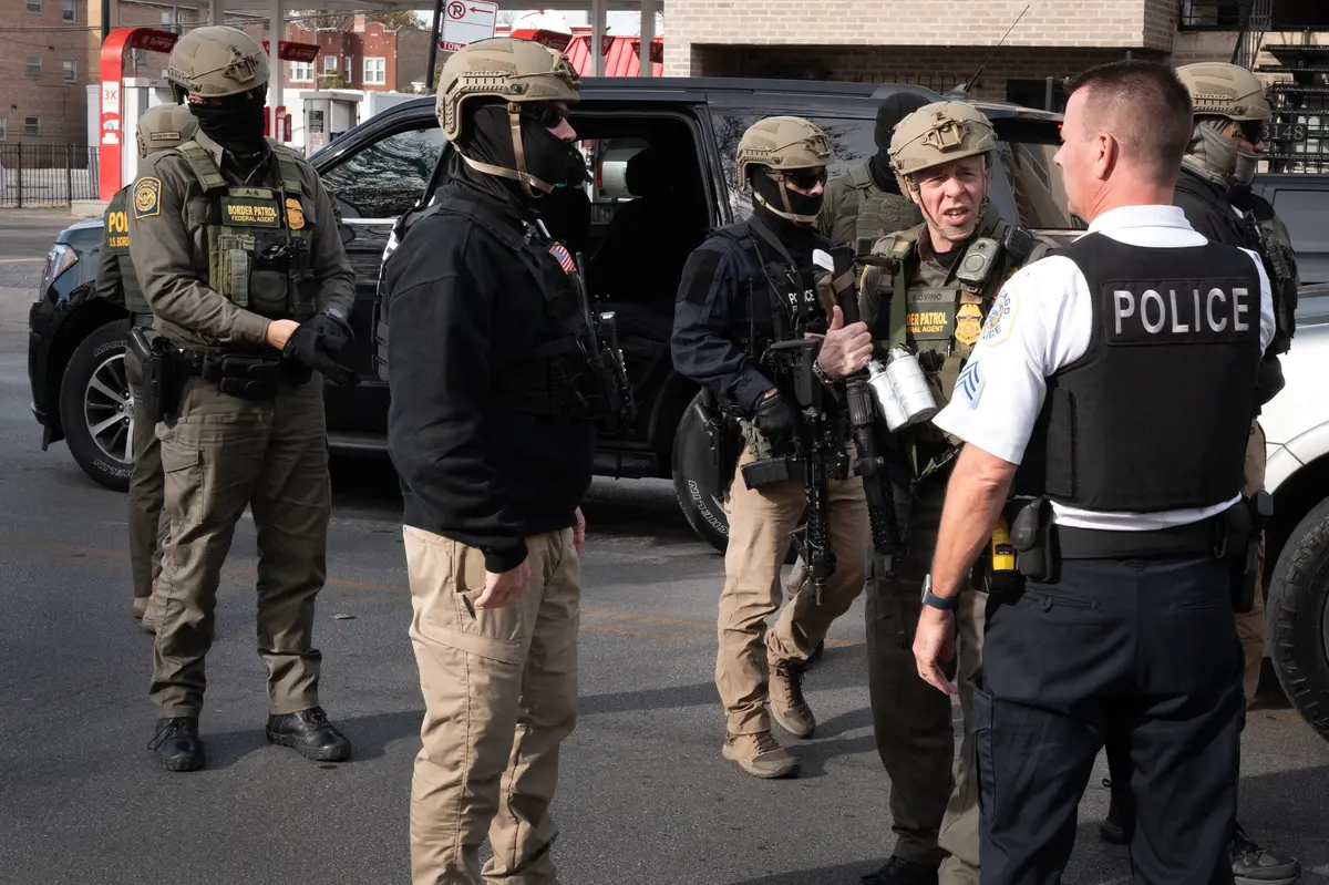 Shots Fired at Border Patrol Agents in Chicago thumbnail