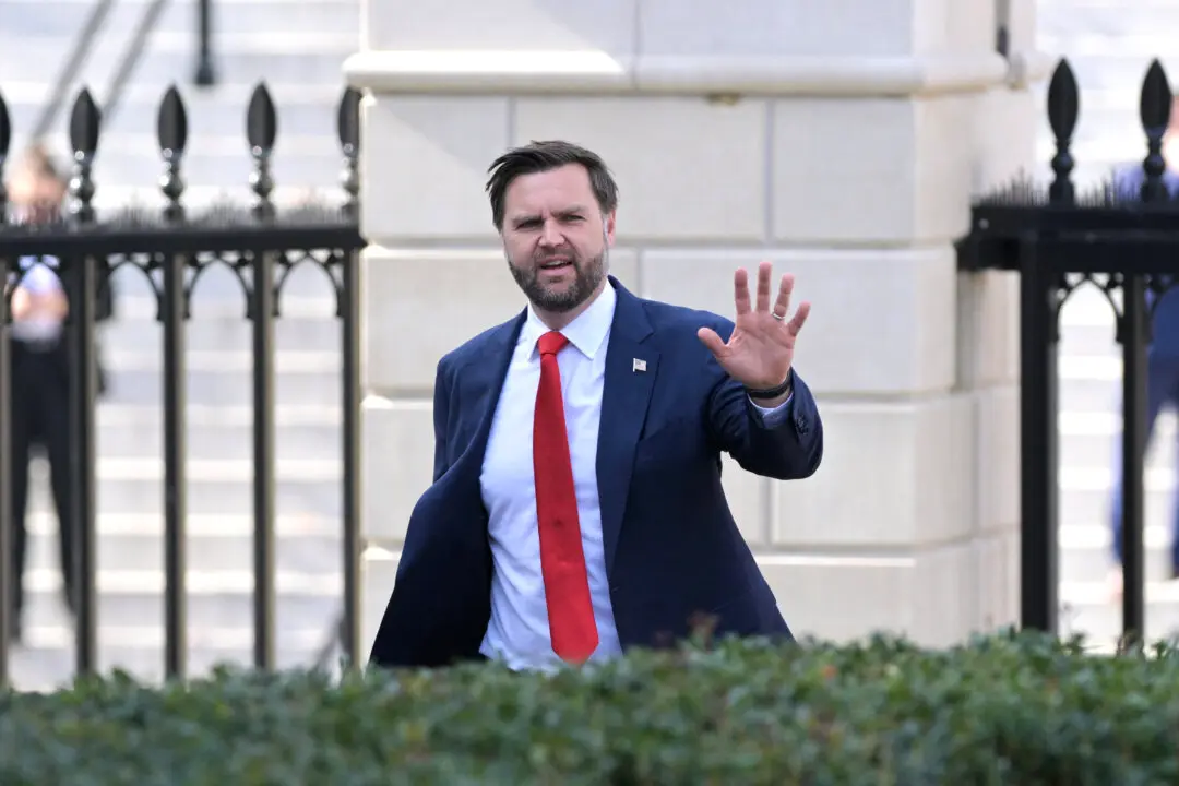 LIVE NOW: JD Vance Serves Thanksgiving Meals to Fort Campbell Heroes