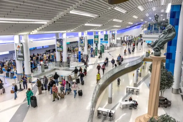 TSA Holds Holiday Travel Press Conference on Winter Airport Preparedness