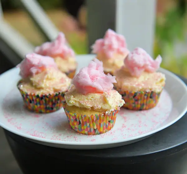 Taylor Swift-Inspired ‘Lover’ Cupcakes Help Shake Off Sugary Cravings