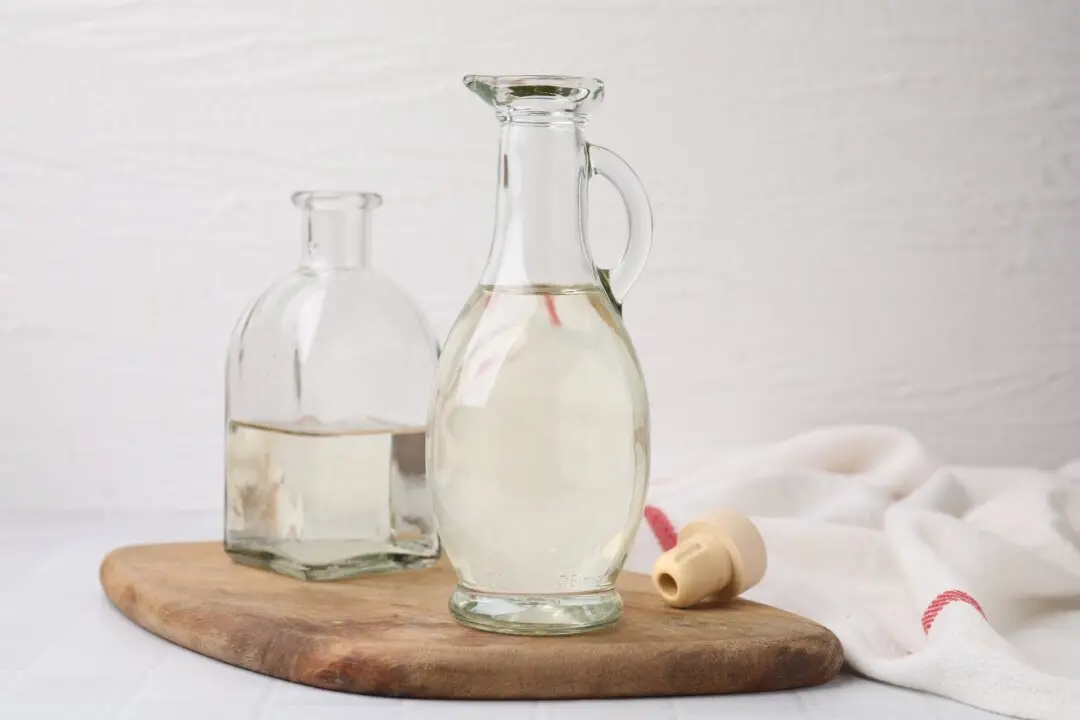 4 Ways to Make Safe Problem-Free Homemade Fabric Softener