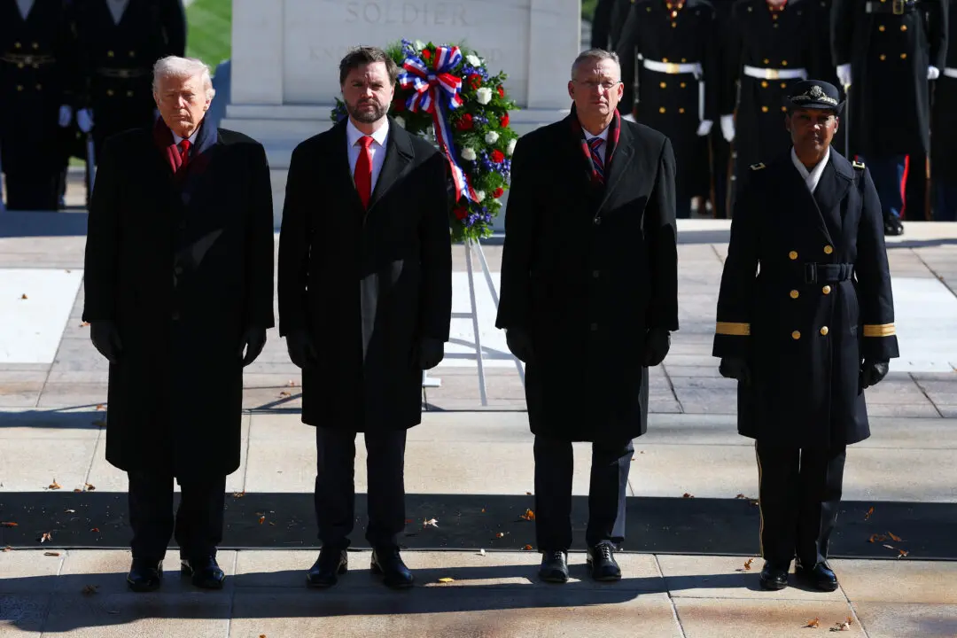 Trump Pays Tribute to Veterans at Arlington National Cemetery