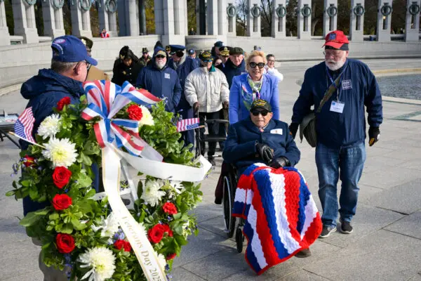 Day in Photos: Veterans Day, Typhoon Approaches Taiwan, and Delhi Blast