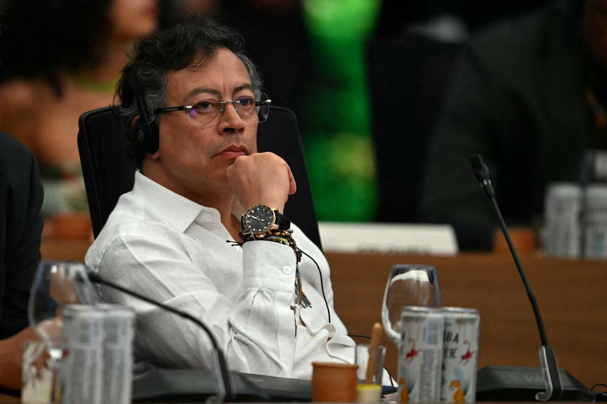 Colombian President Orders Halt to Intelligence Sharing With US Over Drug Boat Strikes thumbnail