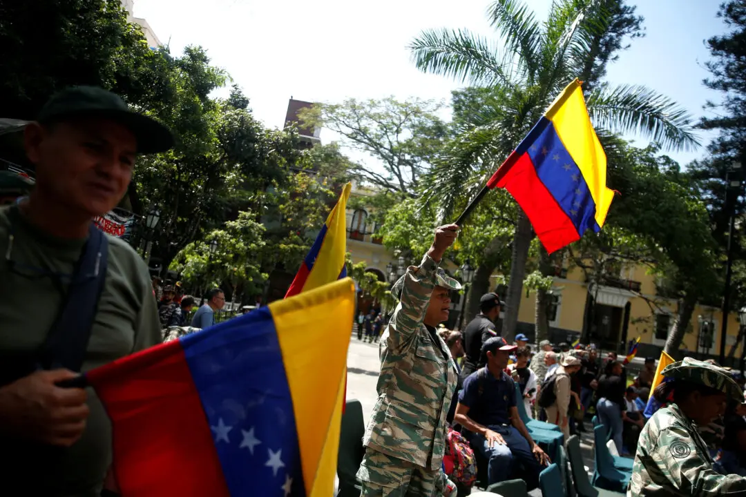 Venezuela Mobilizes Military Forces in Response to US Presence in Region