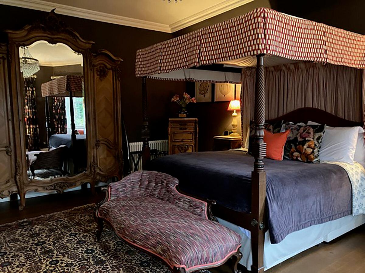 Cozy in canopy at luxurious Cromlix in Stirlingshire countryside. (Carol Ann Davidson/TNS)