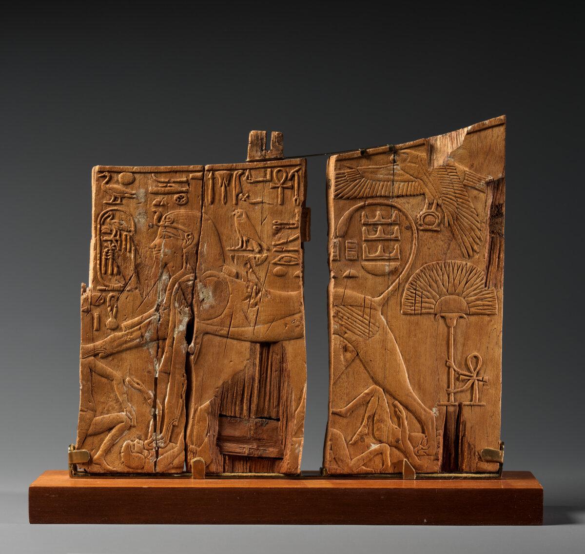 "Arm Panel From a Ceremonial Chair of Thutmose IV," circa 1400-1390 B.C). Metropolitan Museum of Art. (Public Domain)