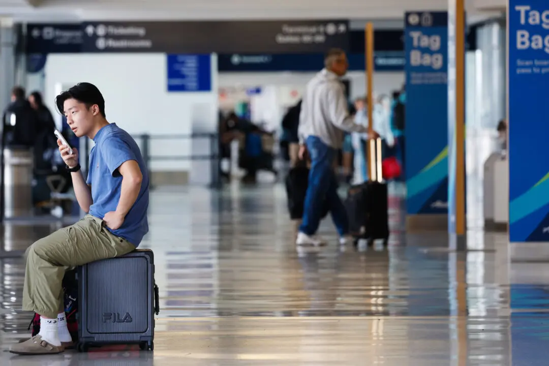 Around 1,000 Flights Canceled Thursday After Government Shutdown Ends