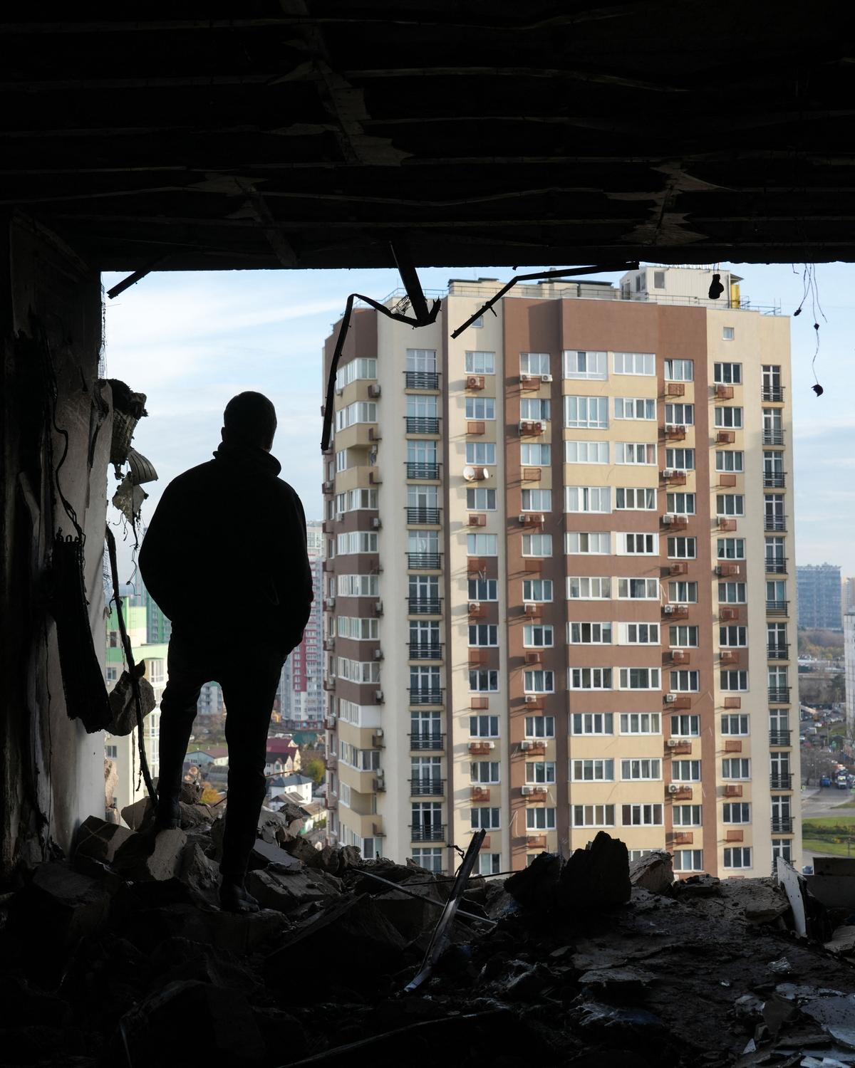 Day in Photos: Air Strike in Kyiv, Smithsonian Museums Reopen, COP 30 in Brazil