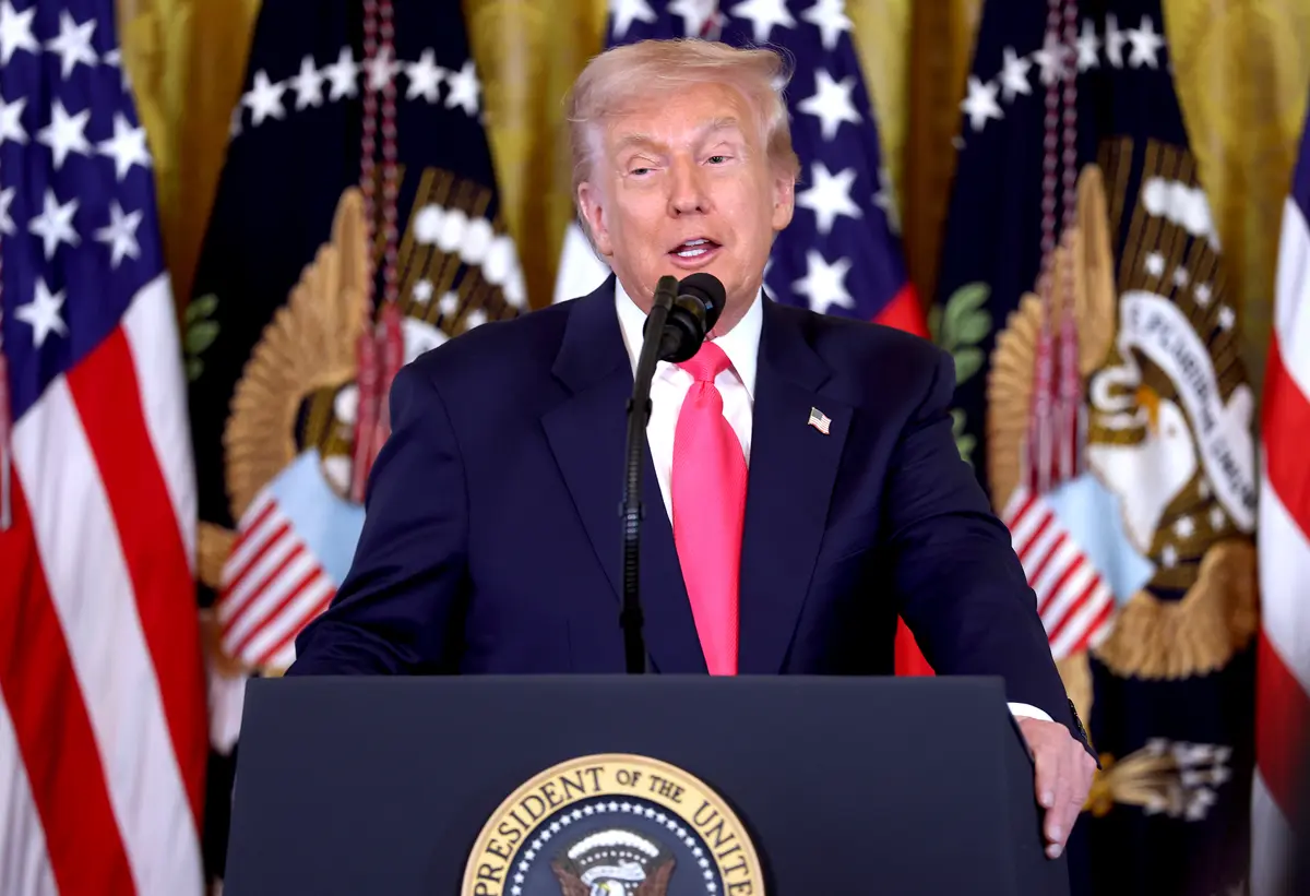 Trump Says $2,000 Dividend Checks Will Be Sent ‘Next Year Sometime’ If Plan Moves Forward thumbnail