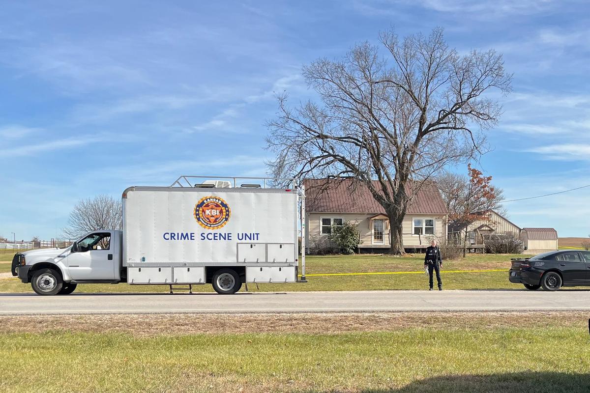 4 Law Enforcement Officers Shot in Rural Kansas