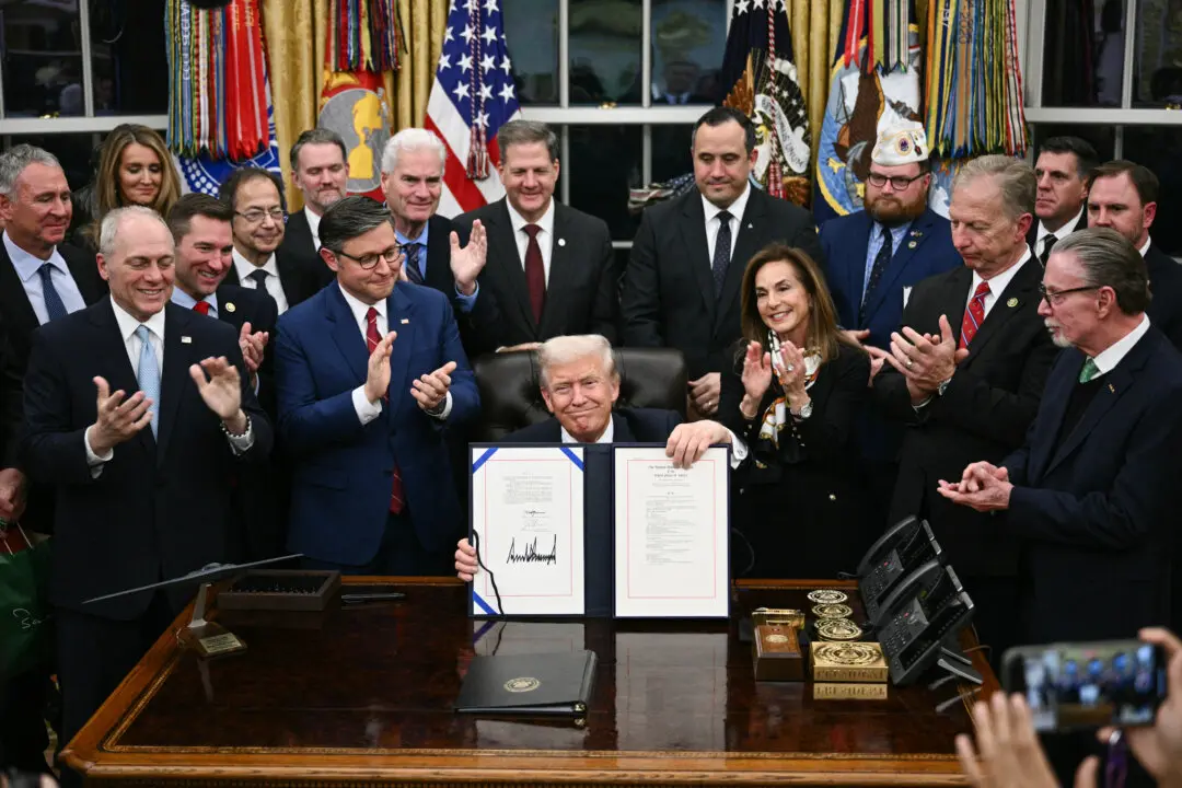 America in Photos: Government Reopens, Blue Origin Launch, and Final Pennies