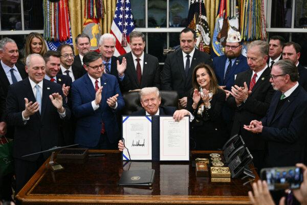 America in Photos: Government Reopens, Blue Origin Launch, and Final Pennies