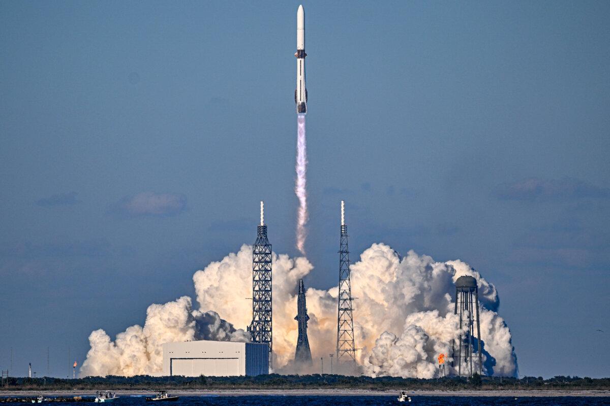 The Blue Origin New Glenn rocket lifts off at Launch Complex 36 in its second launch attempt at Cape Canaveral Space Force Station in Cape Canaveral, Fla., on Nov. 13, 2025. New Glenn's second mission, NG-2, sent the NASA twin ESCAPADE spacecraft to Mars. (Miguel J. Rodriguez Carrillo/Getty Images)