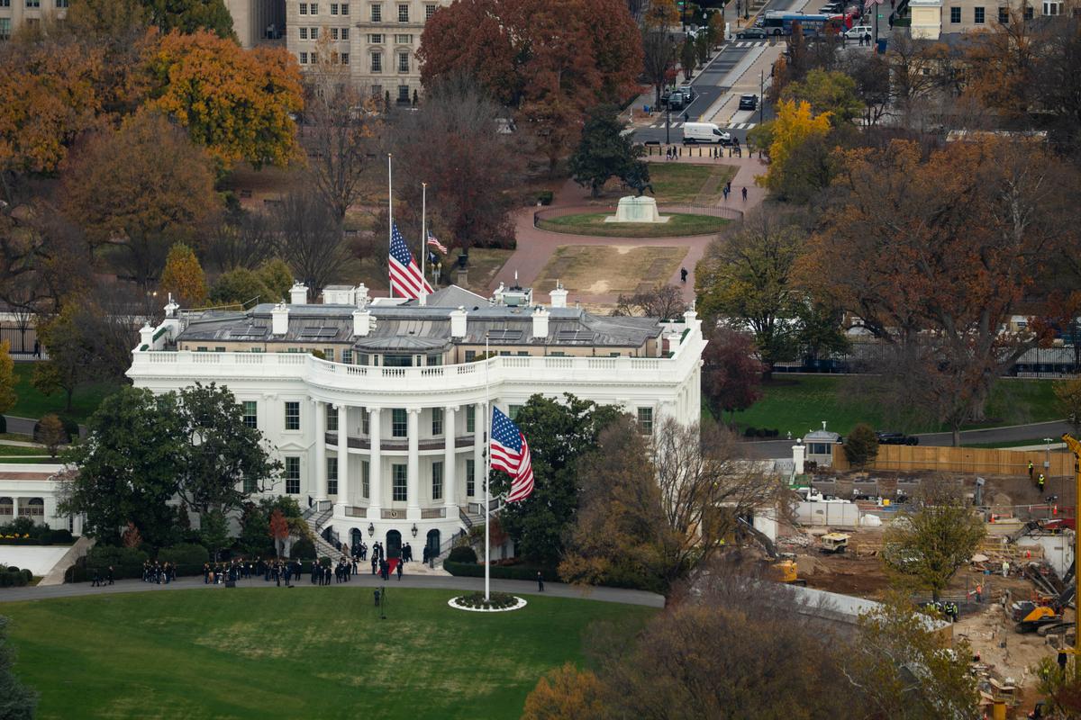 Trump Hires New Architect for White House Ballroom