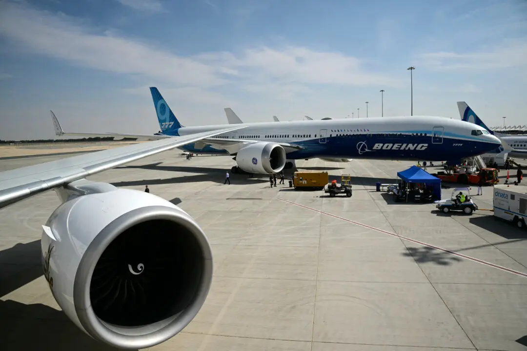 Emirates Orders 65 Boeing 777-9s, Seeks Bigger Planes