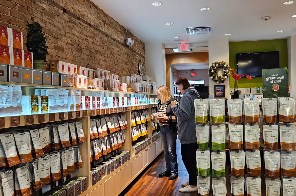 Small Retailers Enter Holiday Season Optimistic thumbnail