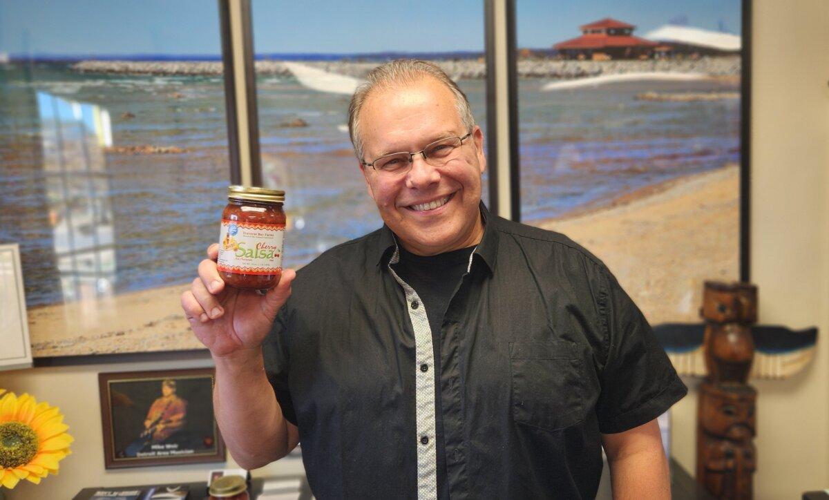 Small Retailers Enter Holiday Season Optimistic | USNN World News Andy LaPointe, owner of Travis Bay Farms in Michigan. (Courtesy of Travis Bay Farms)