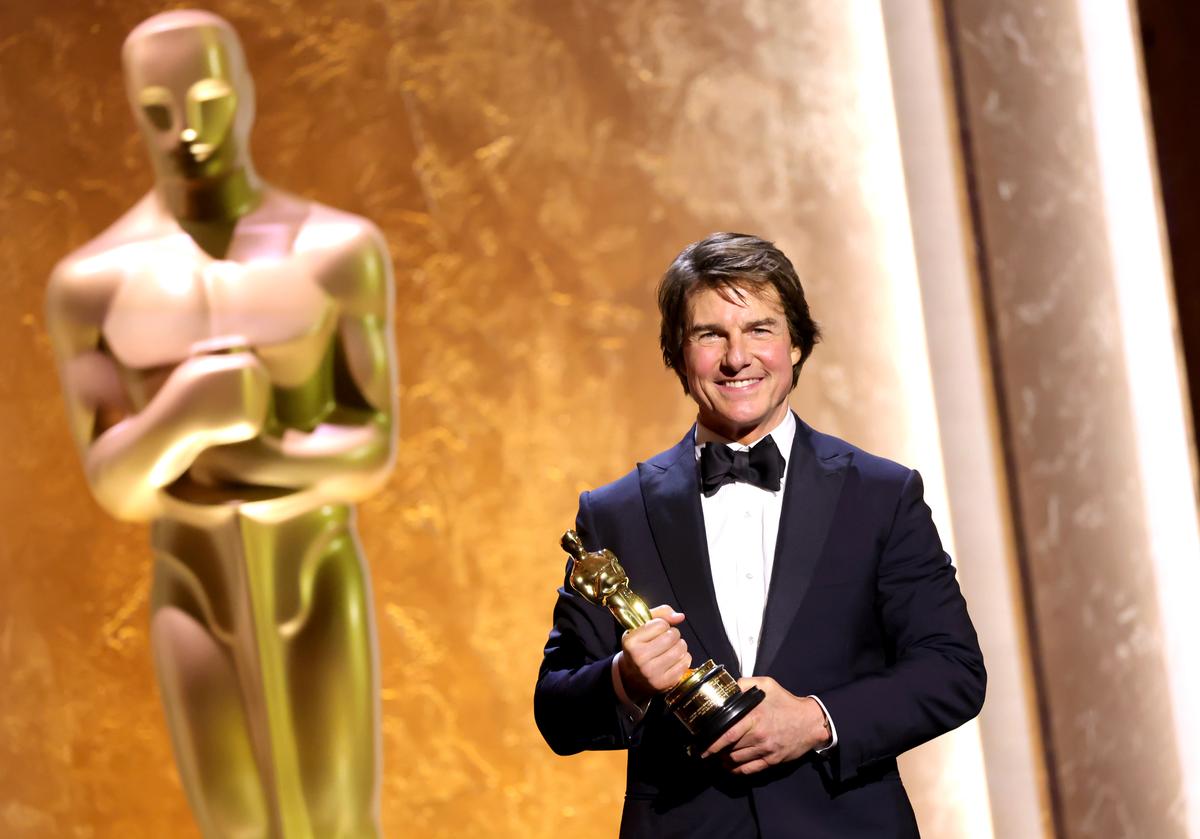 Tom Cruise Accepts First-Ever Oscar at 2025 Governors Awards
