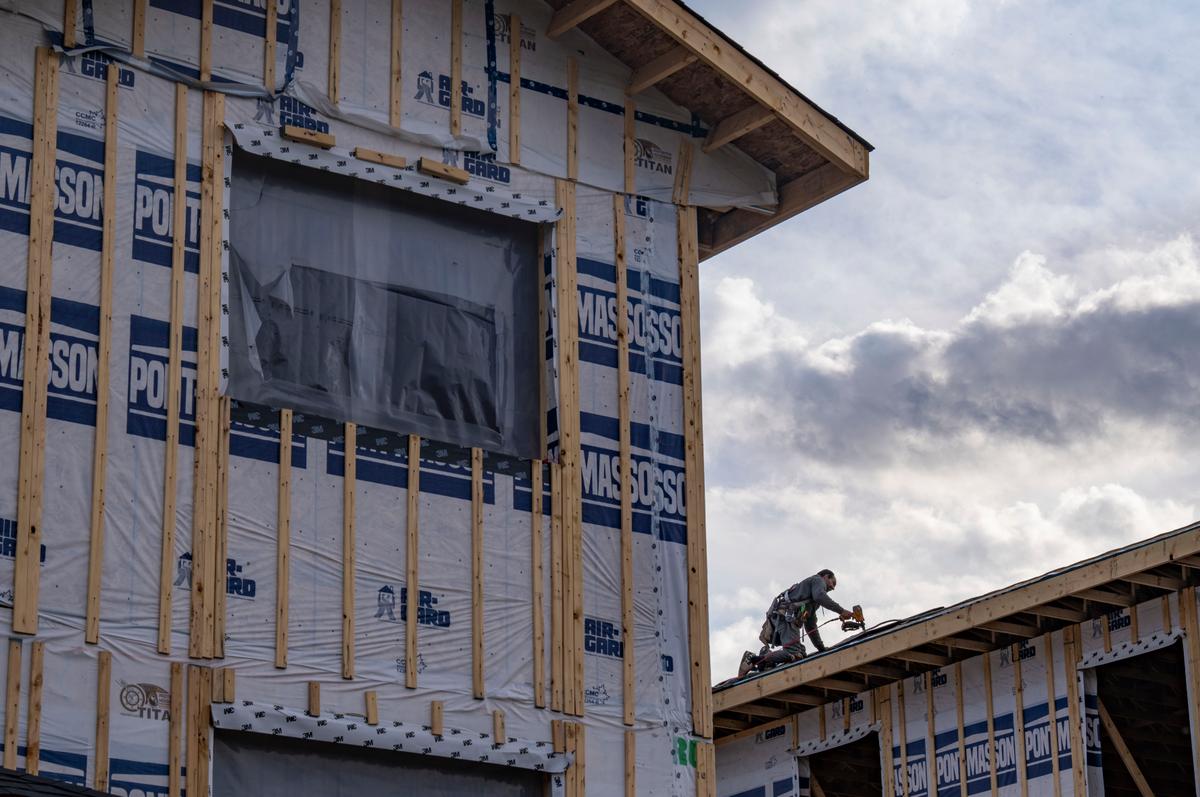 CMHC Reports Annual Pace of Housing Starts Dropped 17 Percent in October