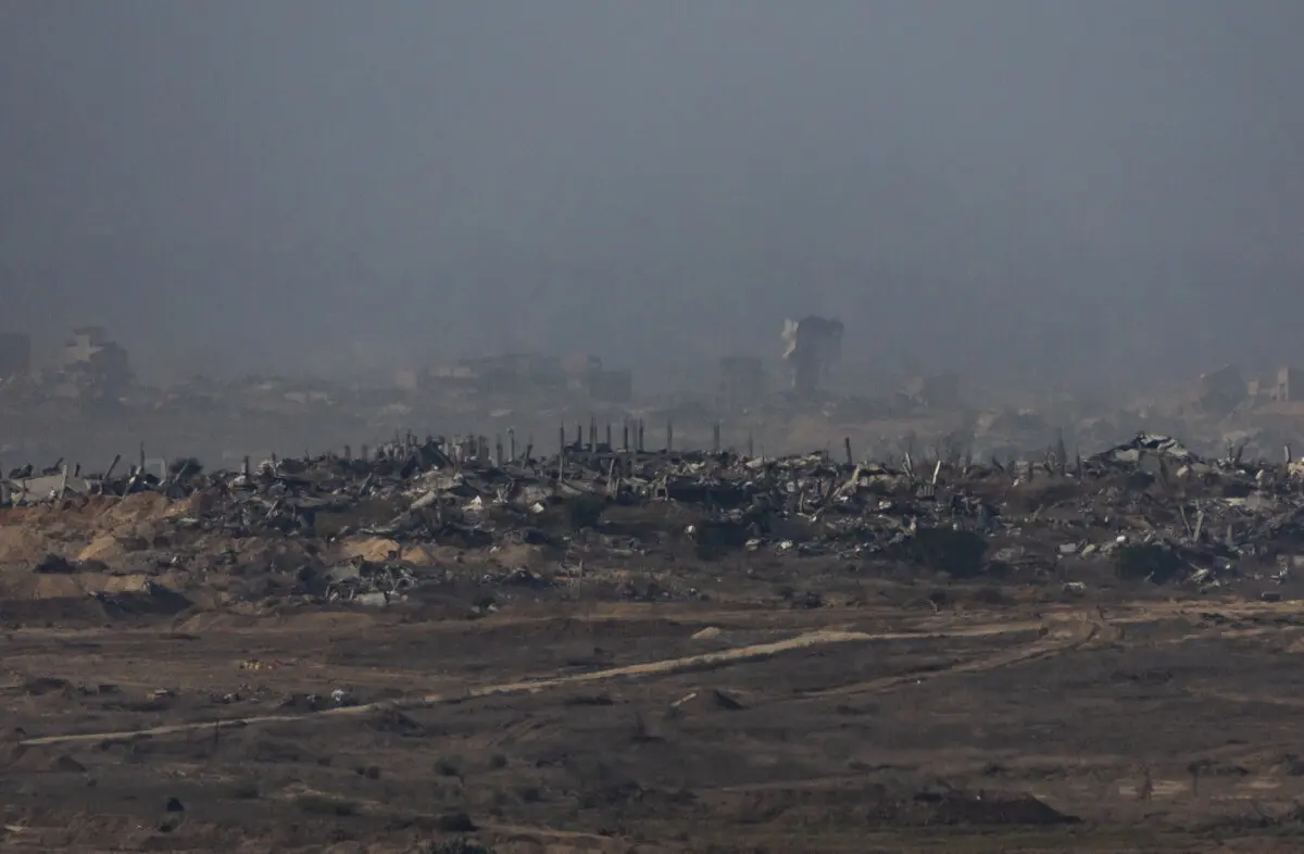 Inside the Multinational Center in Israel That Distributes Aid to Gaza | USNN World News Haze fills in the battle-torn skyline of the city of Beit Lahiya, Gaza, on Nov. 19, 2025. (John Fredricks/The Epoch Times)
