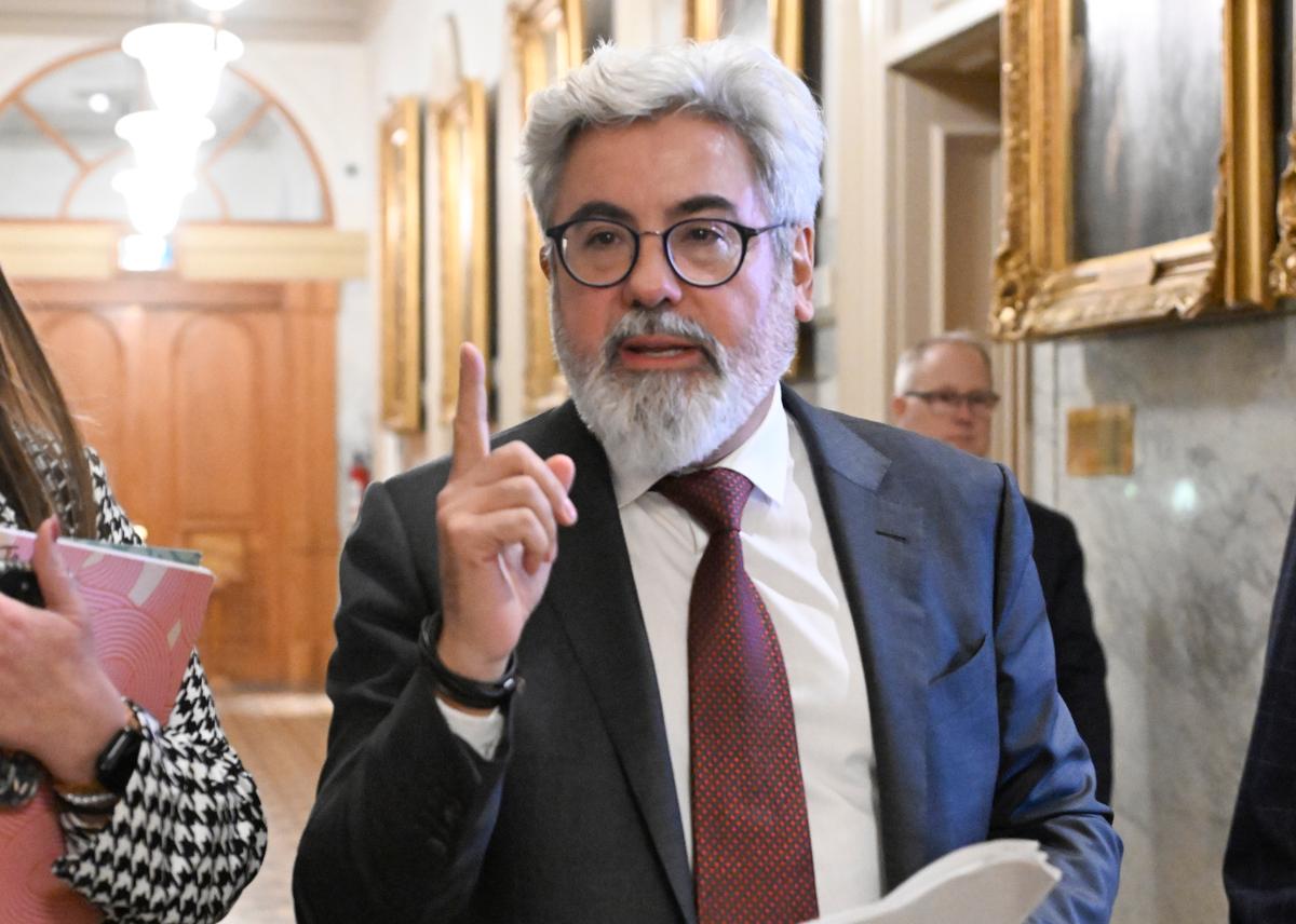 Quebec Liberal Leader Calls for External Investigation Into Report on Cash for Votes