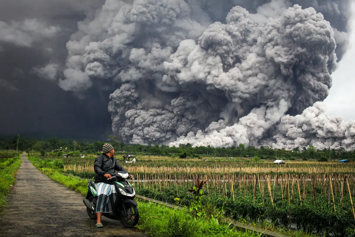 Day in Photos: Volcano Erupts in Indonesia, Patriot Systems Heading to Poland, and a White Rhinoceros Calf thumbnail