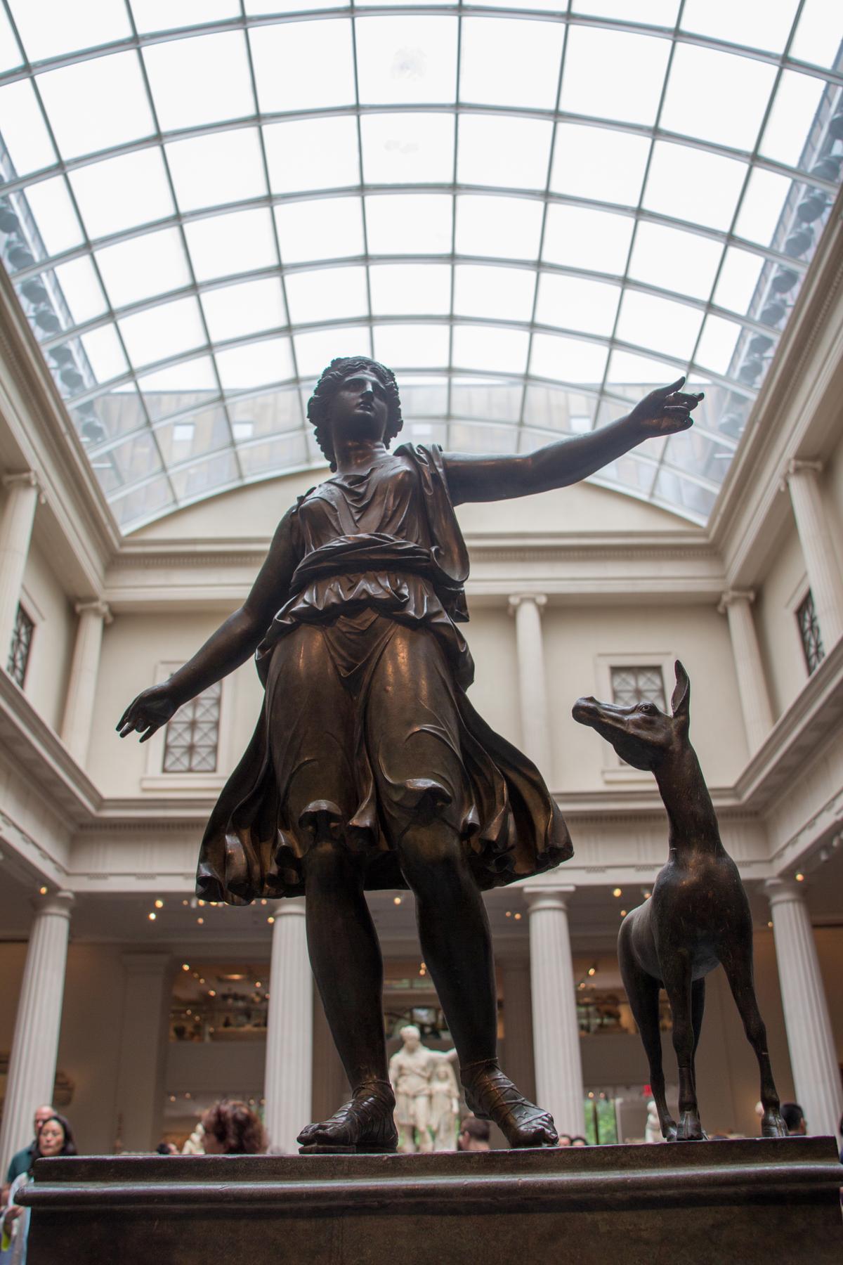 "Artemis and a Deer" at the Metropolitan Museum of Art in New York City. (<a href="https://commons.wikimedia.org/wiki/User:Mike_Peel">Mike Peel</a>/<a href="https://creativecommons.org/licenses/by-sa/4.0/deed.en" target="_blank" rel="nofollow noopener">CC BY-SA 4.0</a>)