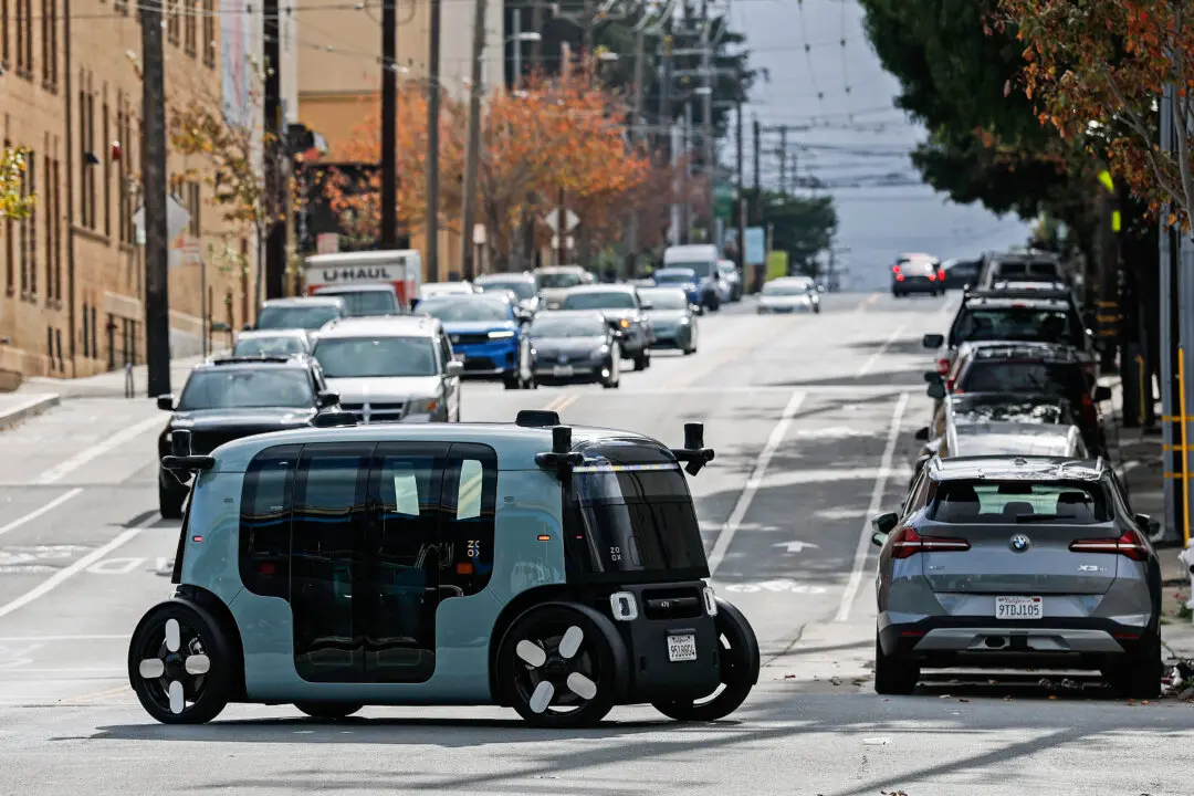 Amazon Subsidiary Zoox Expands Robotaxi Tests to Phoenix, Dallas