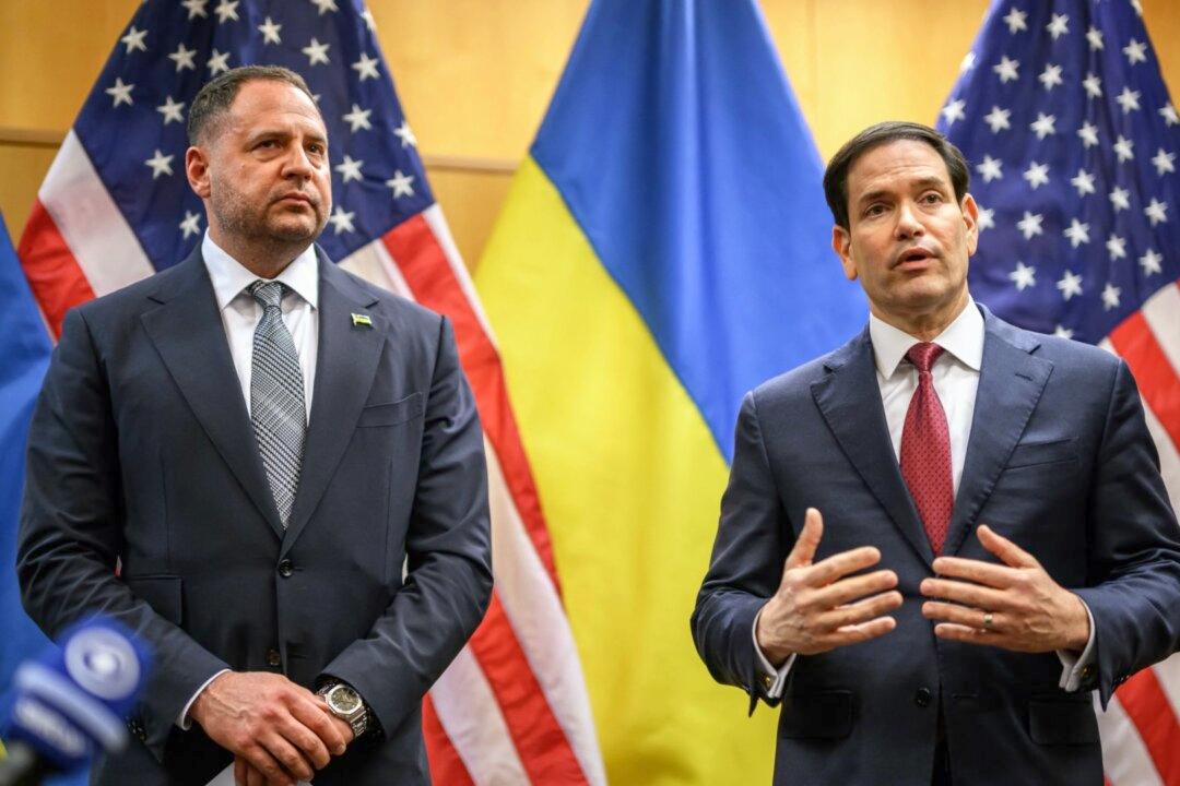 US, Ukraine Work on ‘Refined’ Peace Plan; BBC Chair Testifies Before UK Parliament