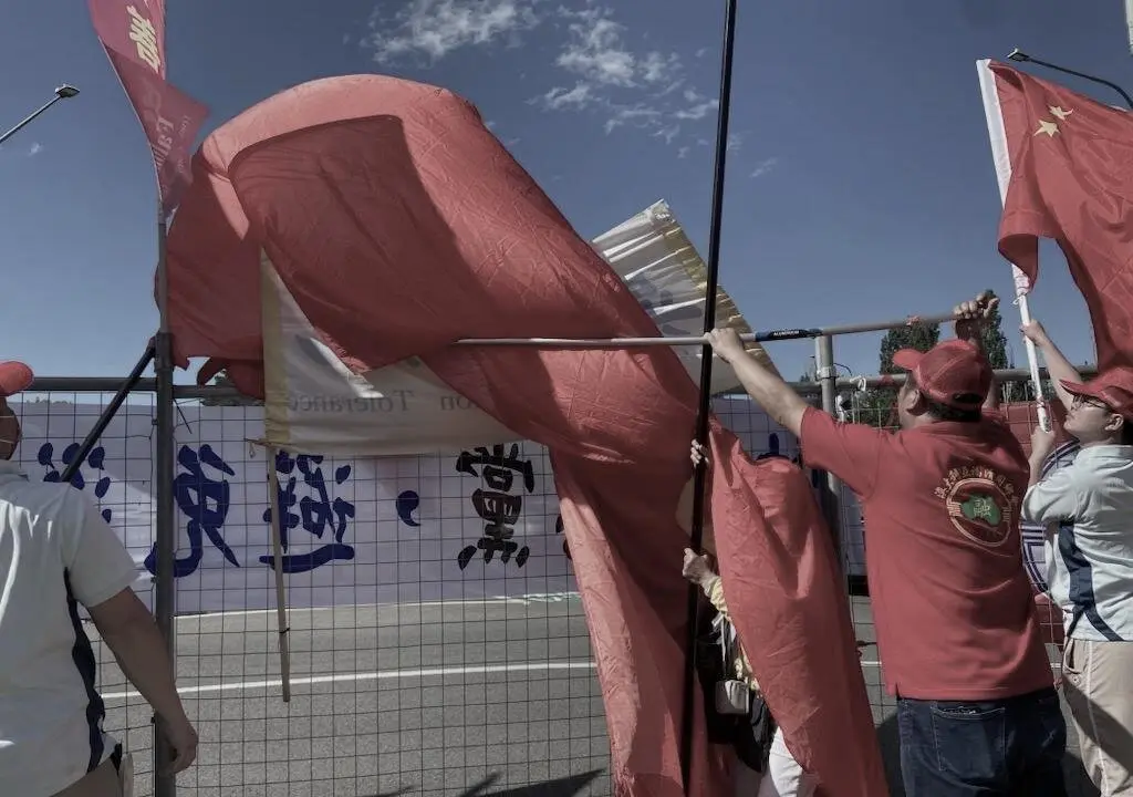 Pro-CCP ‘Enforcers’ Jostle, Strike Falun Gong Protesters Amid Top Official’s Visit