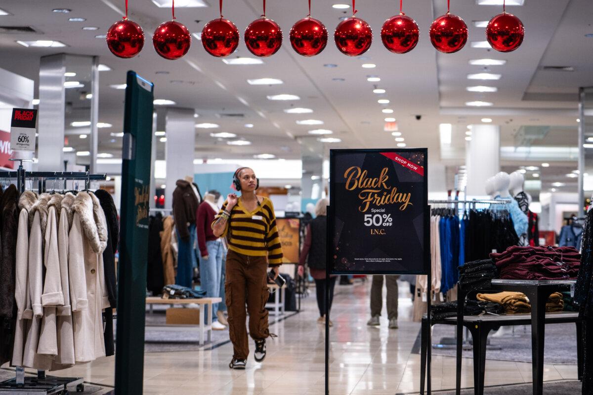 Black Friday sales at a mall in Columbia, Md., on Nov. 24, 2025. (Madalina Kilroy/The Epoch Times)