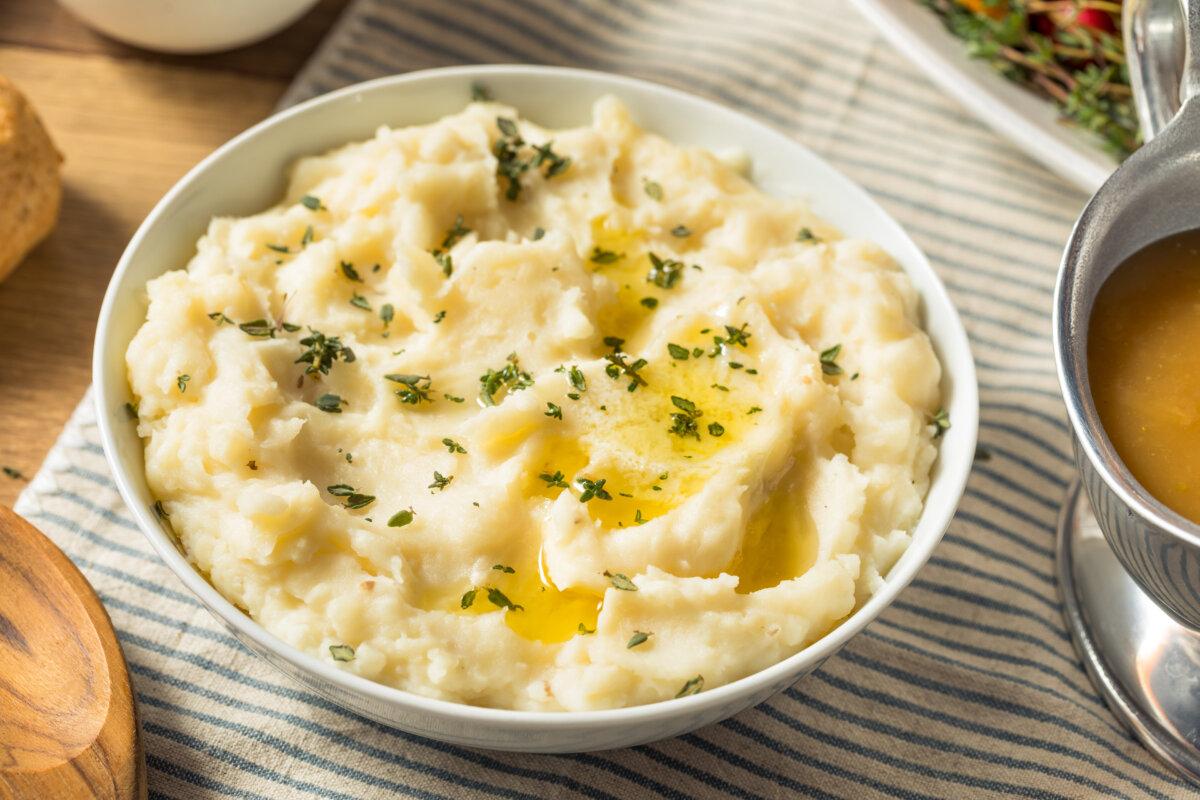 Homemade Thanksgiving Mashed Potatoes with Butter and Thyme. (Brent Hofacker/500px/Getty Images)
