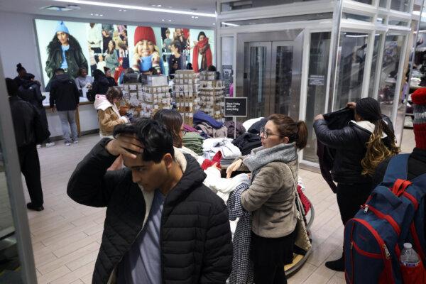 US Thanksgiving Online Sales Expected to Rise 6 Percent, Salesforce Data Shows