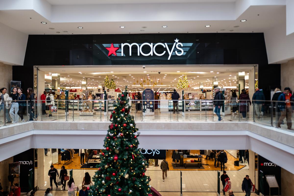 Major Retailers Charging Shoppers Return Fees of up to $45 for Unwanted Gifts