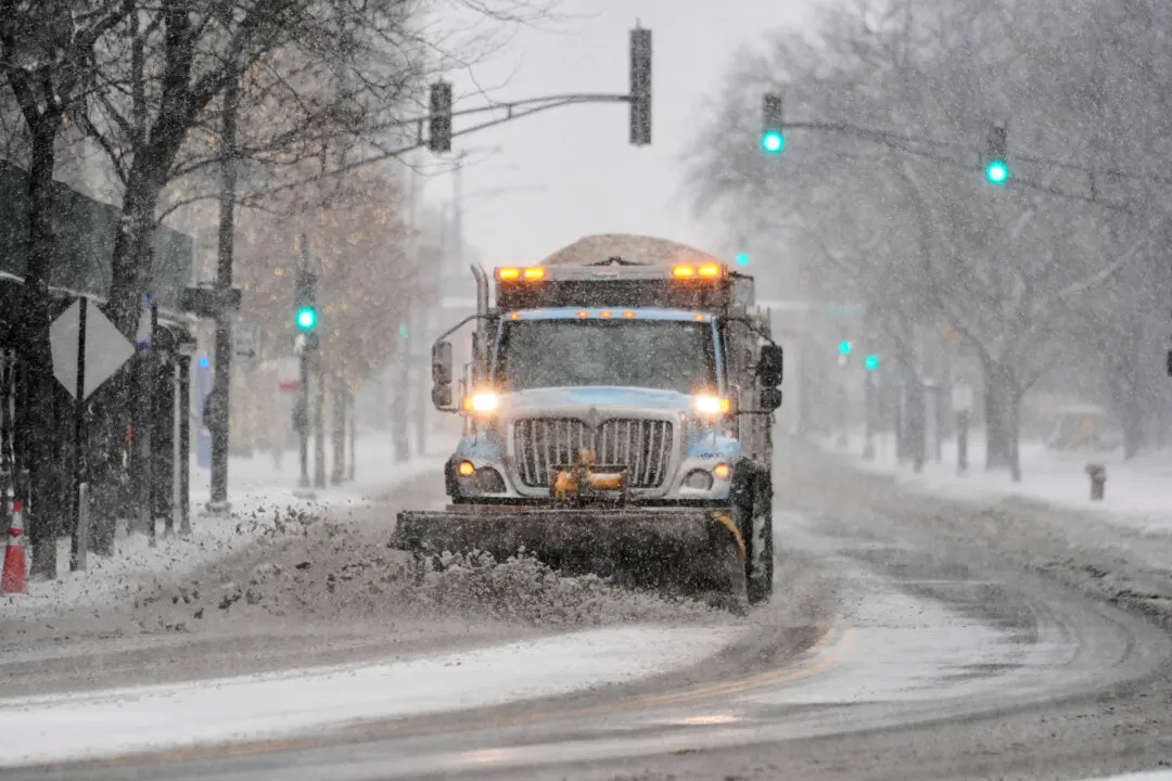 Winter Storm Batters Midwest, Causing Travel Delays and Cancellations