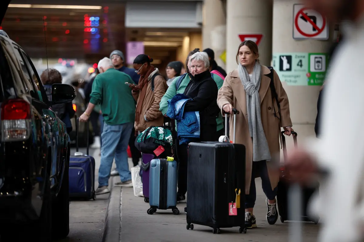 This Thanksgiving Travel Period Projected to Be Busiest on Record: What to Know thumbnail