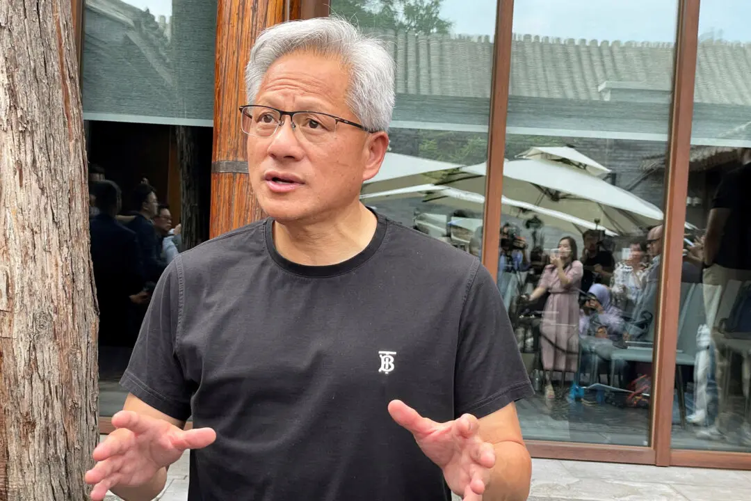 Nvidia CEO Says No Active Talks to Sell Blackwell AI Chips to China