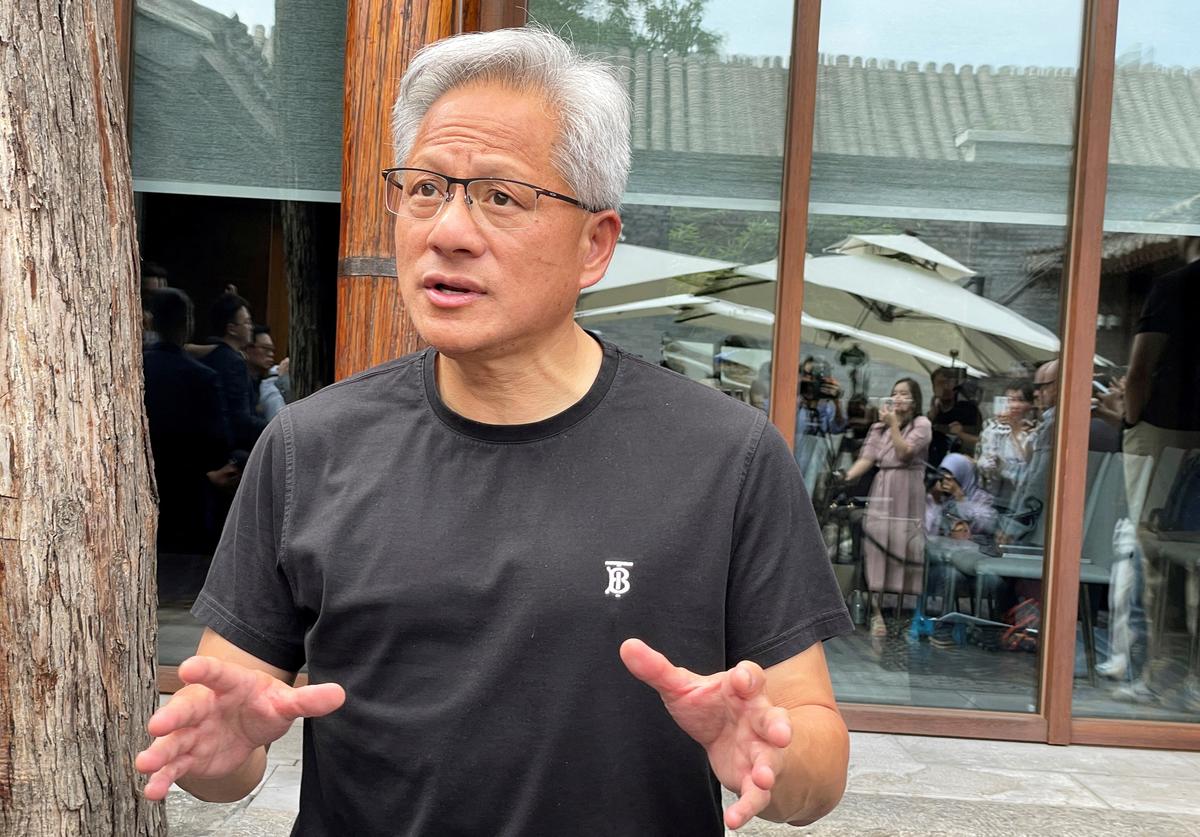 Nvidia CEO Says No Active Talks to Sell Blackwell AI Chips to China