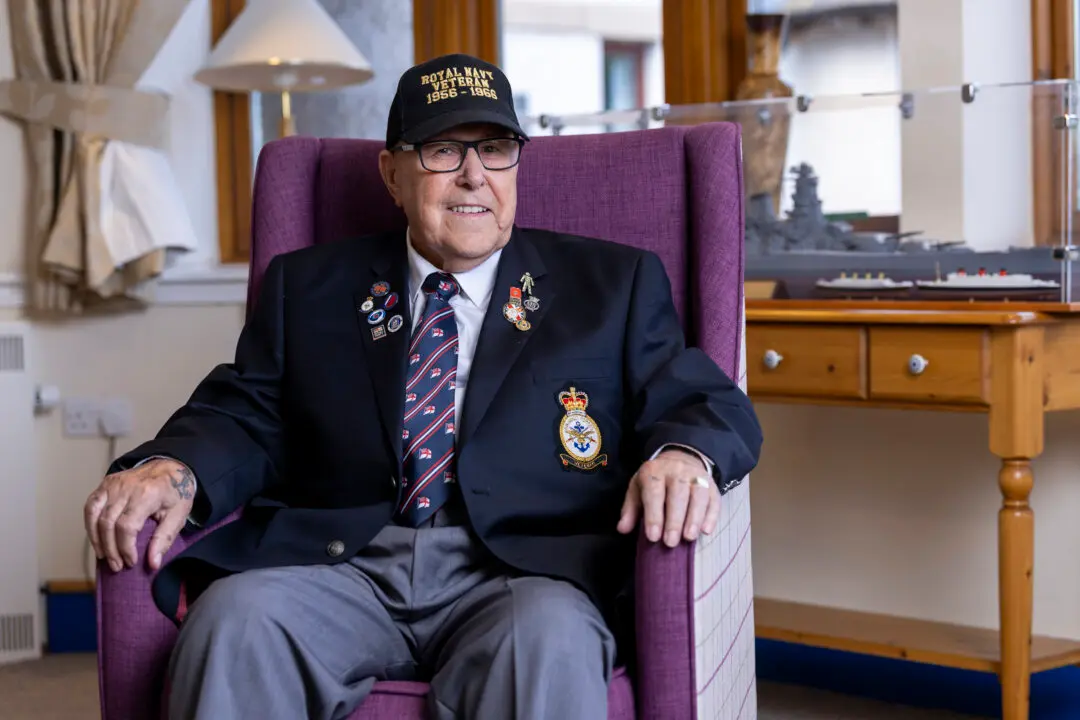 Royal Navy Veteran Urges People to Remember Families on Remembrance Day