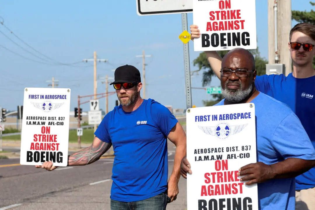 Boeing Union Workers Approve New Contract, Ending 3-Month Strike