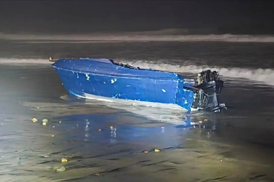 4 Dead After Wooden Boat Believed to Be Ferrying Migrants Into the US Capsizes Off San Diego