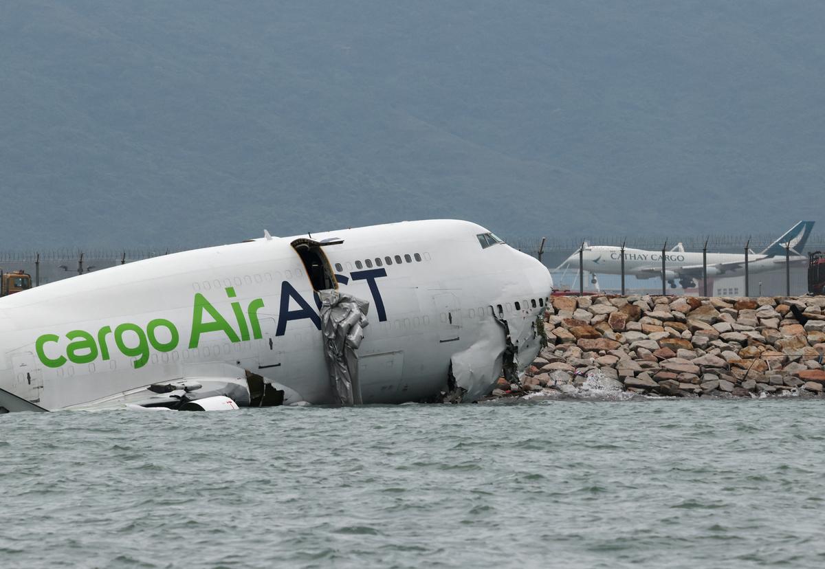 Cargo Plane Engine Accelerated Before Fatal Hong Kong Crash, Investigators Say thumbnail