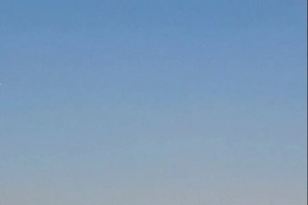 Indian Tejas Fighter Jet Crashes in a Ball of Fire at Dubai Airshow, Killing Pilot