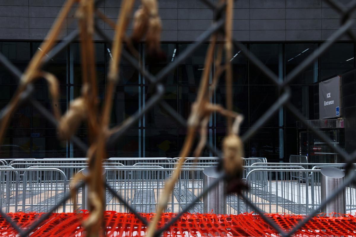 Trump Admin Not Allowed to Expand Rapid Deportations of Illegal Immigrants, US Appeals Court Orders thumbnail